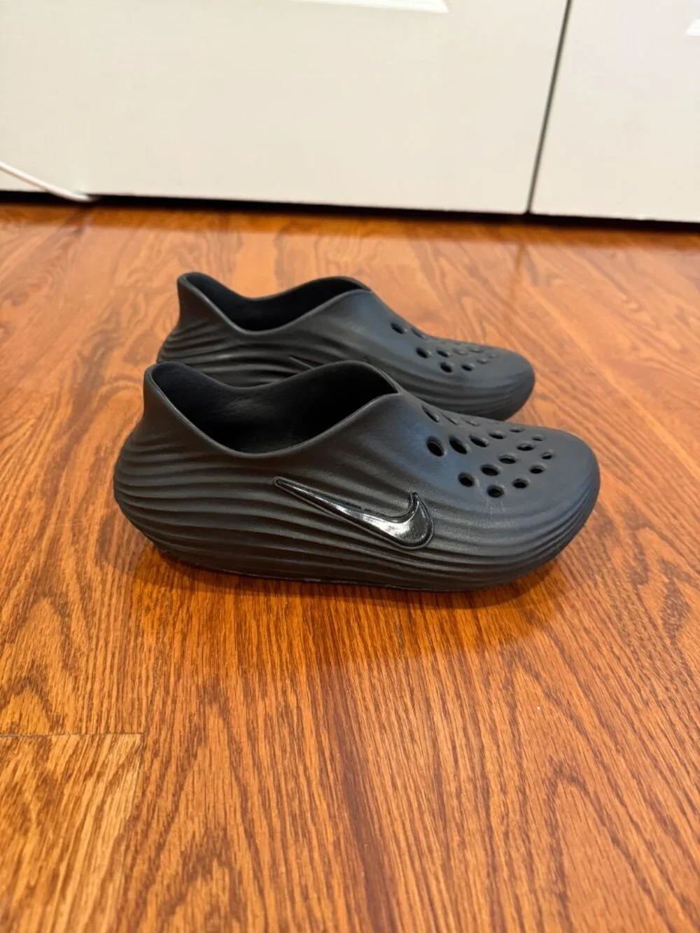 Nike ReactX SZ 4 Black Slip-On Comfort Shoes Unisex